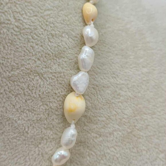 J Crew Shell Faux Pearl Necklace NWT!  NEW! - Picture 2 of 7
